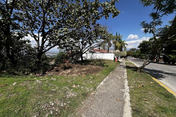Foto de inmueble en paseo de las cumbres, Col. El Palomar Secc Balcones C.P. 45643, Tlajomulco de Zúñiga