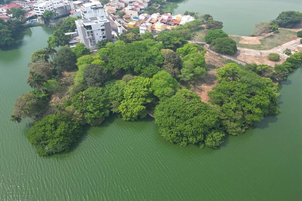 Foto de inmueble en Paseo de Las Flores, Col. Jardines de Villahermosa C.P. 86027, Centro