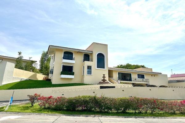 Foto de inmueble en paseo de las lomas, Col. Colinas de Santa Bárbara C.P. 28017, Colima