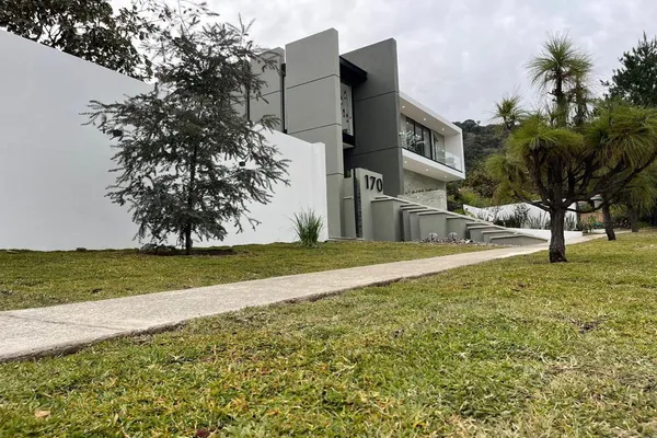 Foto de inmueble en Paseo de los alamos #170, Col. El Palomar C.P. 45643, Tlajomulco de Zúñiga