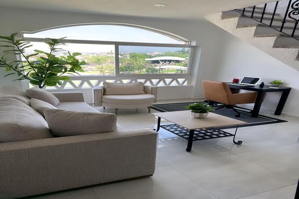 Foto de inmueble en Paseo de los Burgos, Col. Morelos C.P. 62389, Cuernavaca