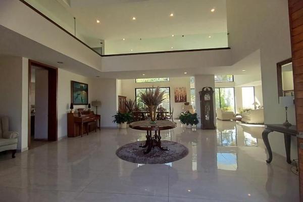 Foto de inmueble en Paseo de los Cedros, Col. El Palomar Secc Bosques C.P. 45643, Tlajomulco de Zúñiga