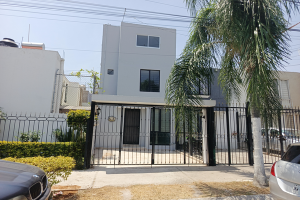 Foto de inmueble en Paseo de los Encinos, Col. Villas de Zapopan C.P. 45130, Zapopan