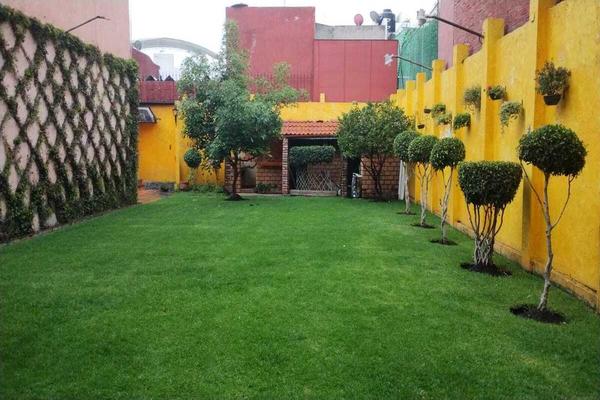 Foto de inmueble en Paseo de los Jardines, Col. Paseos de Taxqueña C.P. 04250, Coyoacán