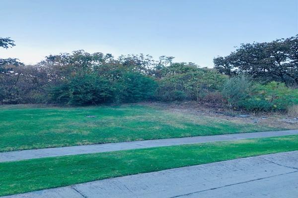 Foto de inmueble en Paseo de los Laureles, Col. El Palomar C.P. 45643, Tlajomulco de Zúñiga