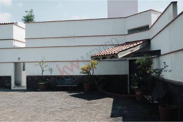 Foto de inmueble en Paseo de los Naranjos, Col. Los Limoneros C.P. 62304, Cuernavaca
