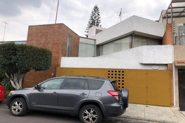 Foto de inmueble en Paseo de los Naranjos, Col. Paseos de Taxqueña C.P. 04250, Coyoacán