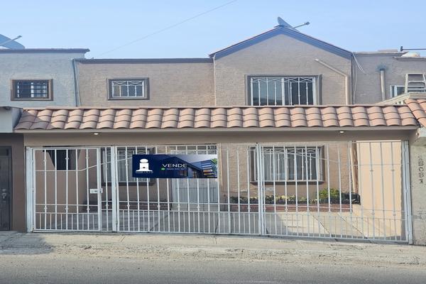 Foto de inmueble en Paseo de los parques, Col. El Valle C.P. 22116, Tijuana