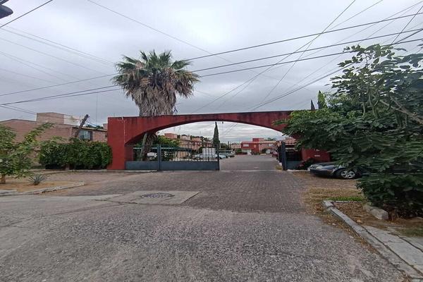 Foto de inmueble en Paseo de los Pinabetes, Col. Tabachines C.P. 45188, Zapopan