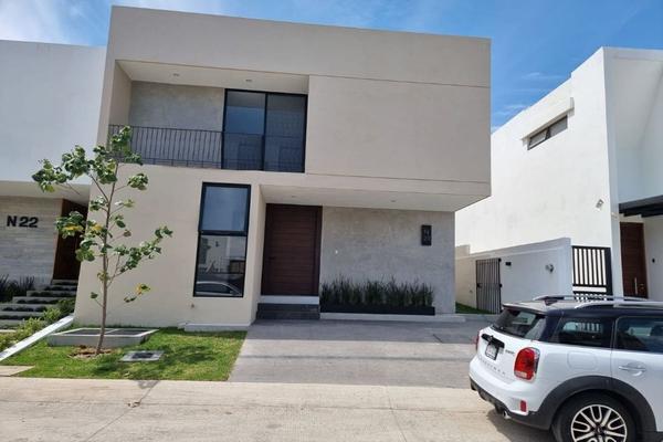 Foto de inmueble en Paseo de los Robles #295, Col. Vistas del Sol C.P. 45237, Zapopan