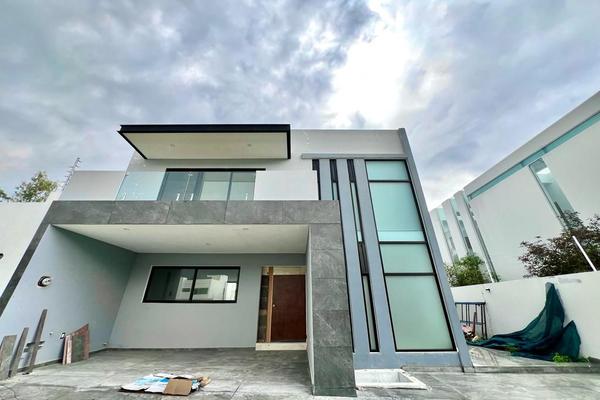 Foto de inmueble en Paseo de Los Robles, Col. Los Robles C.P. 45134, Zapopan