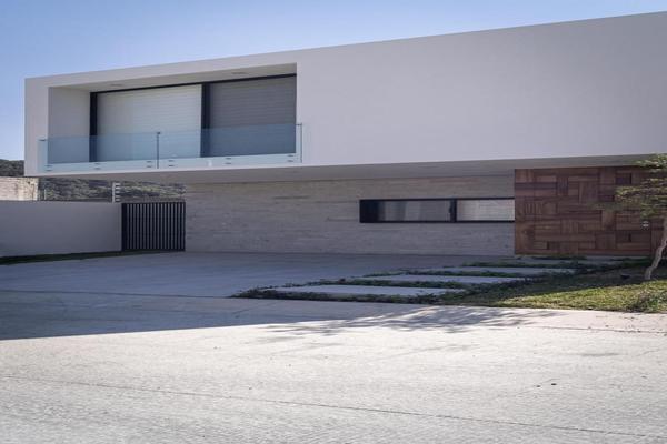 Foto de inmueble en PASEO DE LOS ROBLES, Col. Los Robles C.P. 45134, Zapopan