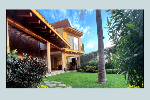 Foto de inmueble en PASEO DE LOS TABACHINES, Col. Ampliación Chapultepec C.P. 62480, Cuernavaca