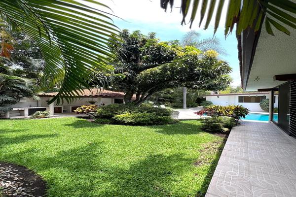 Foto de inmueble en Paseo de los Tabachines, Col. Tabachines C.P. 62498, Cuernavaca