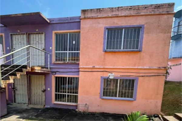 Foto de inmueble en PASEO DE LOS TUCANES #102, Col. Punta Verde C.P. 96343, Cosoleacaque