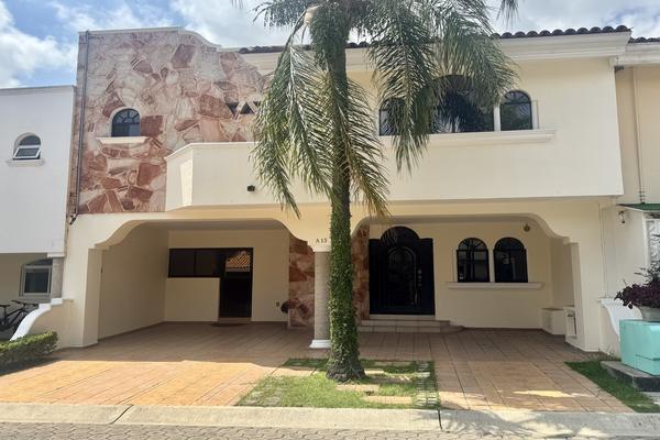 Foto de inmueble en Paseo de los virreyes, Col. Virreyes Residencial C.P. 45110, Zapopan