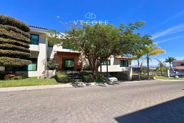 Foto de inmueble en Paseo de los Virreyes, Col. Virreyes Residencial C.P. 45110, Zapopan