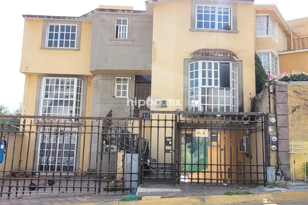 Foto de inmueble en Paseo de Tullerías, Col. Lomas Verdes 1a Sección C.P. 53120, Naucalpan de Juárez