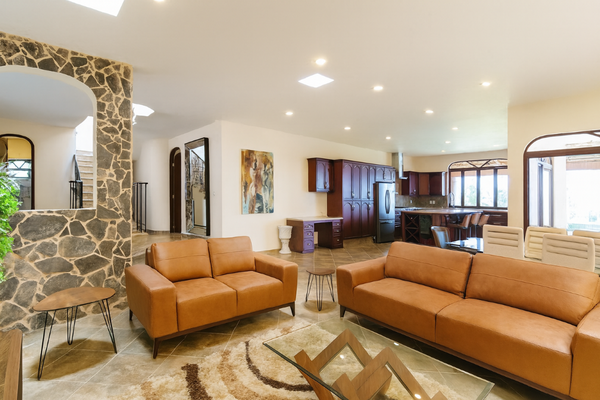 Foto de inmueble en Paseo del Canario, Col. San Juan Cosala C.P. 45820, Jocotepec