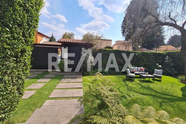 Foto de inmueble en Paseo del Carmen, Col. San Miguel Totocuitlapilco C.P. 52143, Metepec