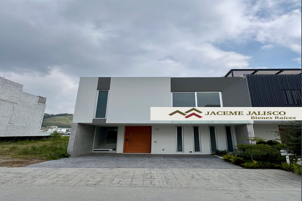 Foto de inmueble en Paseo del Edén, Col. Villas del Edén C.P. 45650, Tlajomulco de Zúñiga