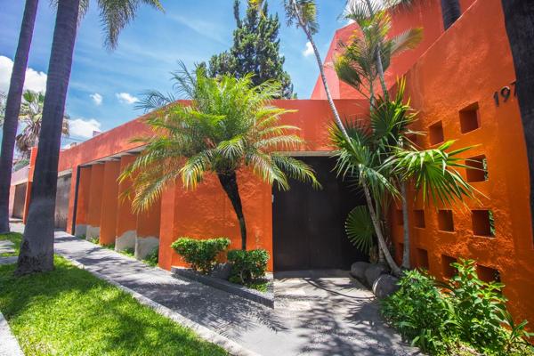 Foto de inmueble en Paseo del Manantial, Col. Colinas de San Javier C.P. 45110, Zapopan