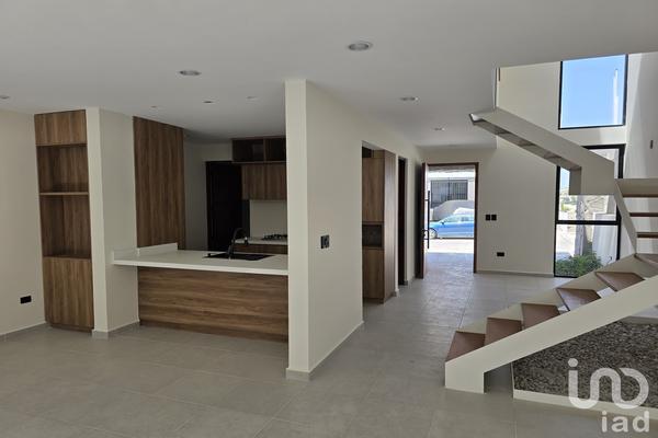 Foto de inmueble en Paseo del Pacífico #4663, Col. Jardines de la Alameda C.P. 82123, Mazatlán