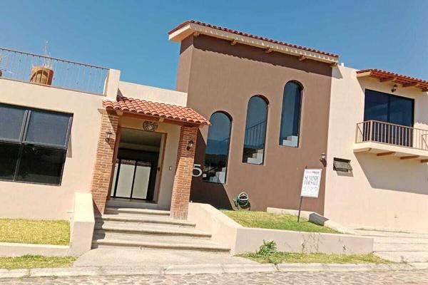 Foto de inmueble en Paseo del Qutzal, Col. San Juan Cosala C.P. 45820, Jocotepec
