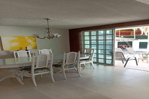 Foto de inmueble en PASEO DEL VERANO, Col. Villas de Irapuato C.P. 36670, Irapuato