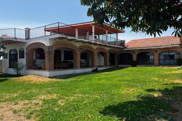 Foto de inmueble en Paseo Jacarandas #35, Col. Ribera del Pilar C.P. 45906, Chapala