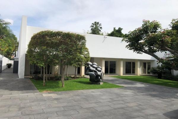 Foto de inmueble en Paseo Lomas Altas, Col. Lomas Del Valle C.P. 45129, Zapopan