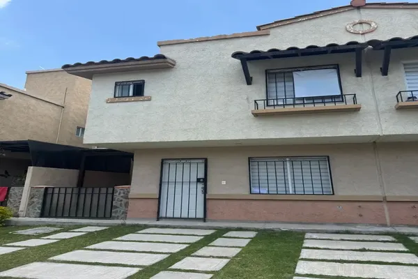 Foto de inmueble en Paseo Madeira, Col. Real Madeira C.P. 42082, Pachuca de Soto