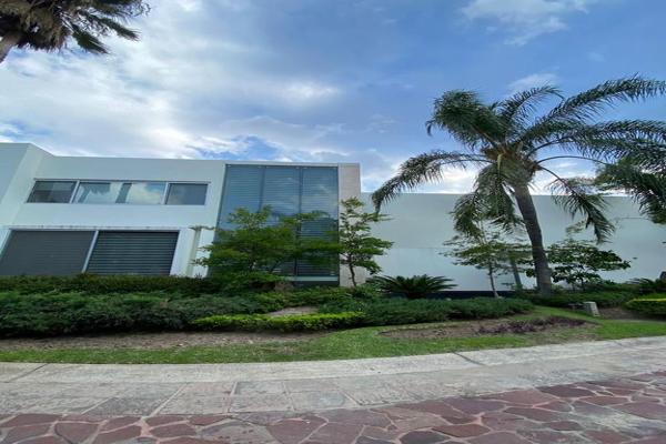 Foto de inmueble en Paseo San Arturo Sur #2749, Col. Valle Real C.P. 45019, Zapopan