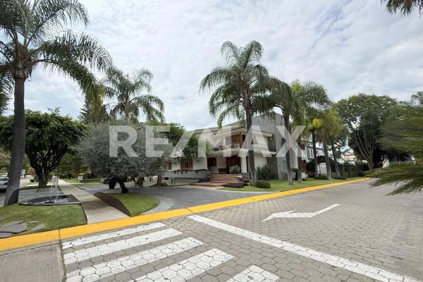 Foto de inmueble en Paseo San Arturo, Col. Valle Real C.P. 45019, Zapopan