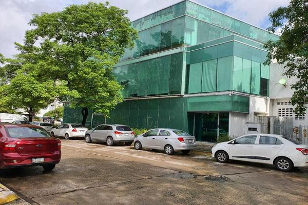 Foto de inmueble en Paseo Tabasco esquina Regidores, Col. Galaxia tabasco 2000 C.P. 86035, Centro