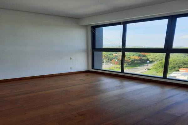 Foto de inmueble en Paseo Valle Real, Col. Valle Real C.P. 45019, Zapopan