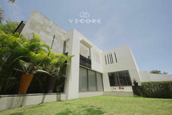 Foto de inmueble en Paseo Valle Real, Col. Valle Real C.P. 45019, Zapopan
