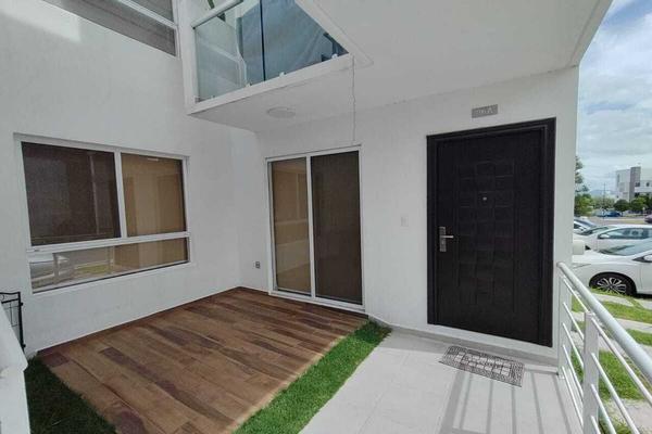Foto de inmueble en Paseo Zinnia, Col. El Marqués Queretano C.P. 76085, Querétaro