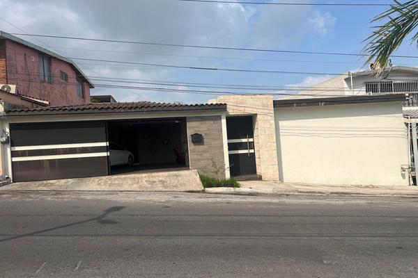 Foto de inmueble en  , Col. Paso de Cumbres 4to Sector 3er Etapa C.P. 64346, Monterrey
