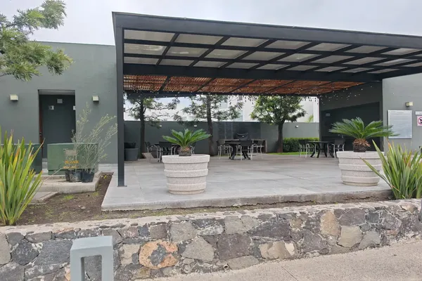 Foto de inmueble en paso de los toros #1860, Col. Residencial el Refugio C.P. 76146, Querétaro