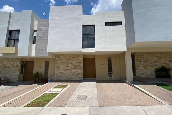 Foto de inmueble en PASO DE LOS TOROS, Col. Residencial el Refugio C.P. 76146, Querétaro