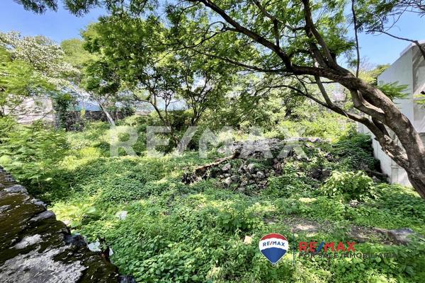 Foto de inmueble en Pedregal de Las Fuentes, Col. Pedregal de las Fuentes C.P. 62554, Jiutepec