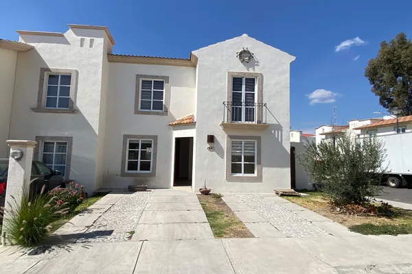 Foto de inmueble en Peña de Bernal #5151, Col. Residencial el Refugio C.P. 76146, Querétaro