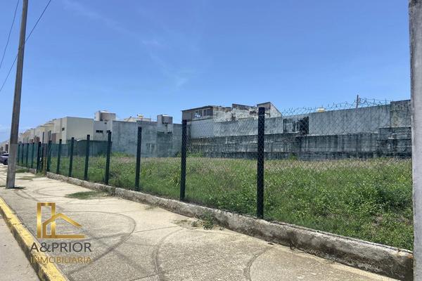 Foto de inmueble en  , Col. Pensiones Del Estado C.P. 96530, Coatzacoalcos