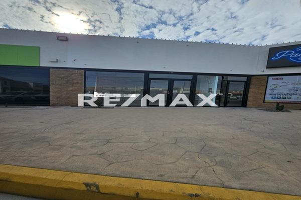 Foto de inmueble en Perfierico Norte y Reyes, Col. Balderrama C.P. 83180, Hermosillo