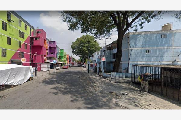 Foto de inmueble en PESCADORES #34, Col. El Rosario C.P. 02100, Azcapotzalco