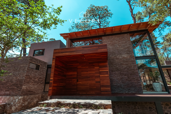 Foto de inmueble en Pinares Tapalpa, Col. Tapalpa C.P. 49340, Tapalpa