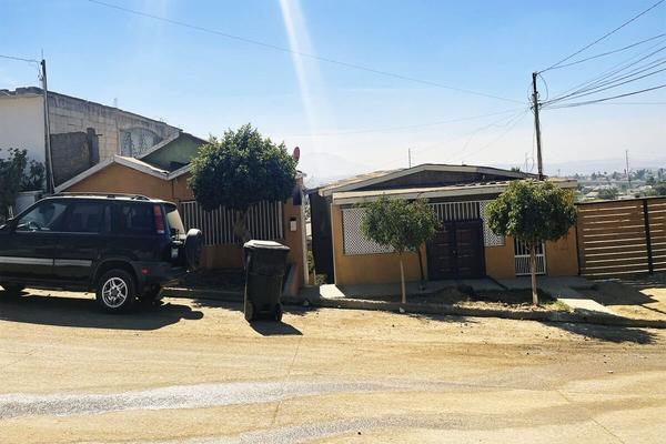 Foto de inmueble en piramides, Col. Las Torres C.P. 22470, Tijuana