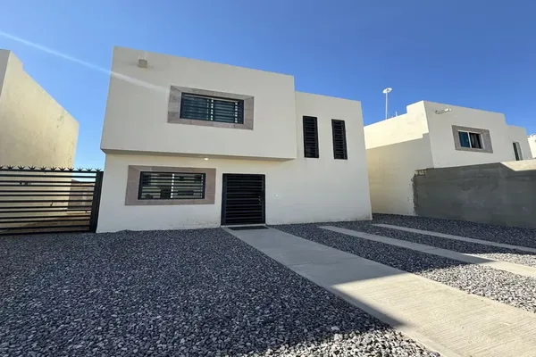 Foto de inmueble en Platón, Col. Altamira Residencial C.P. 23085, La Paz