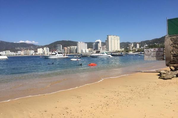 Foto de inmueble en  , Col. Playa Guitarrón C.P. 39880, Acapulco de Juárez